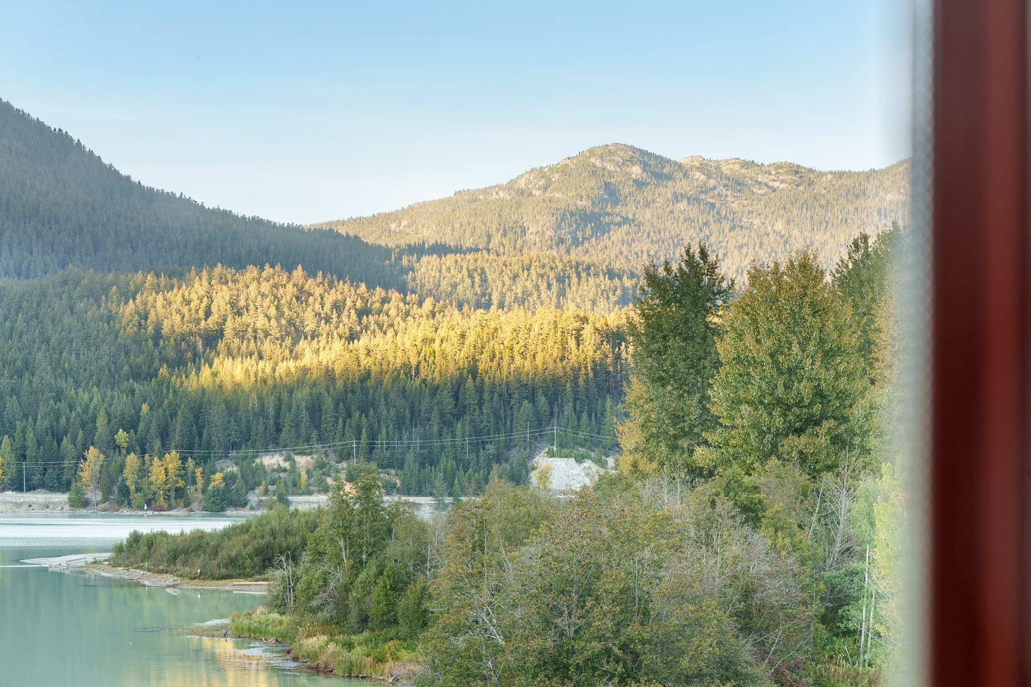 Cozy Lakefront Condo interior 14