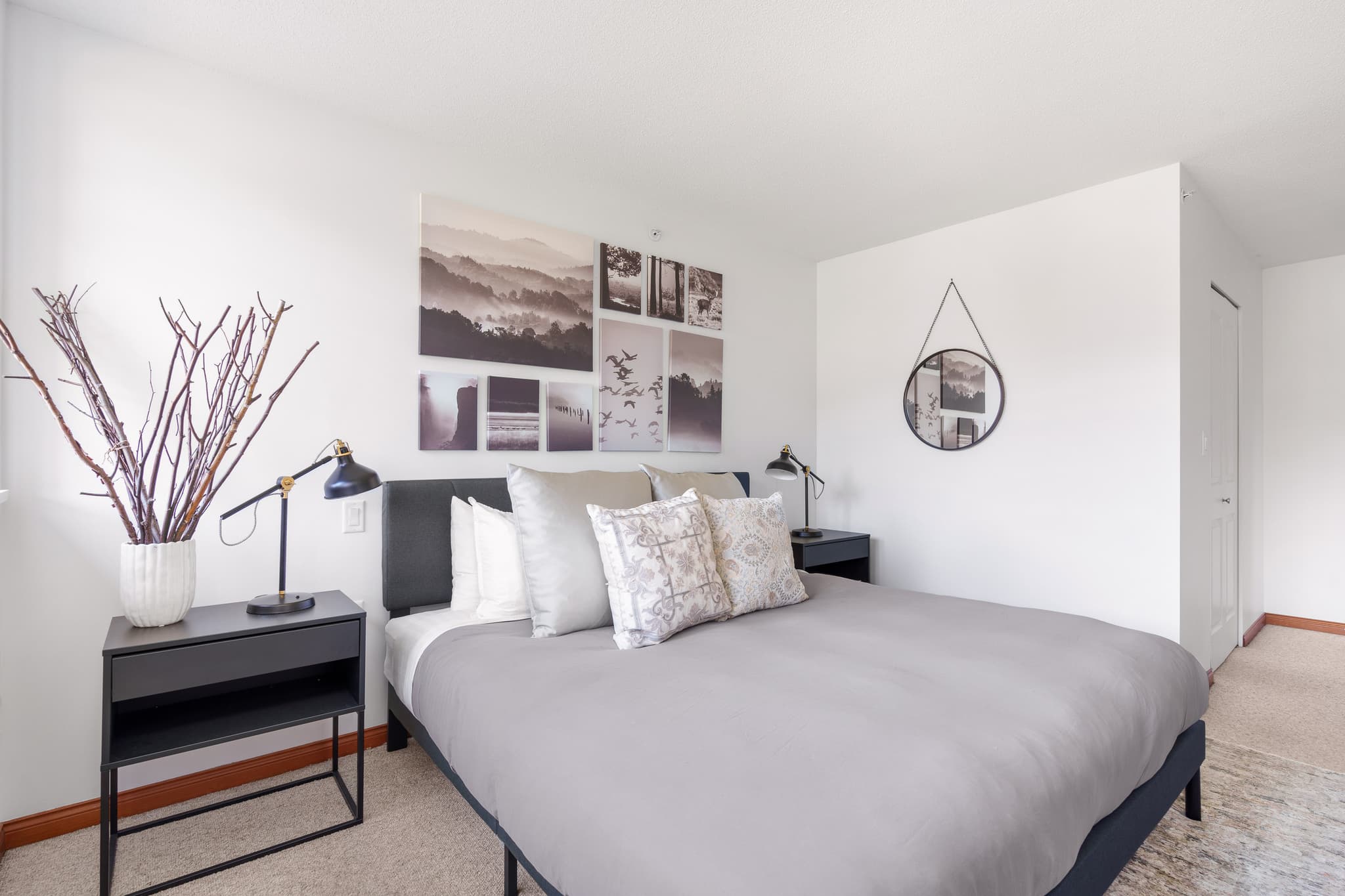 Cozy Lakefront Condo interior 17