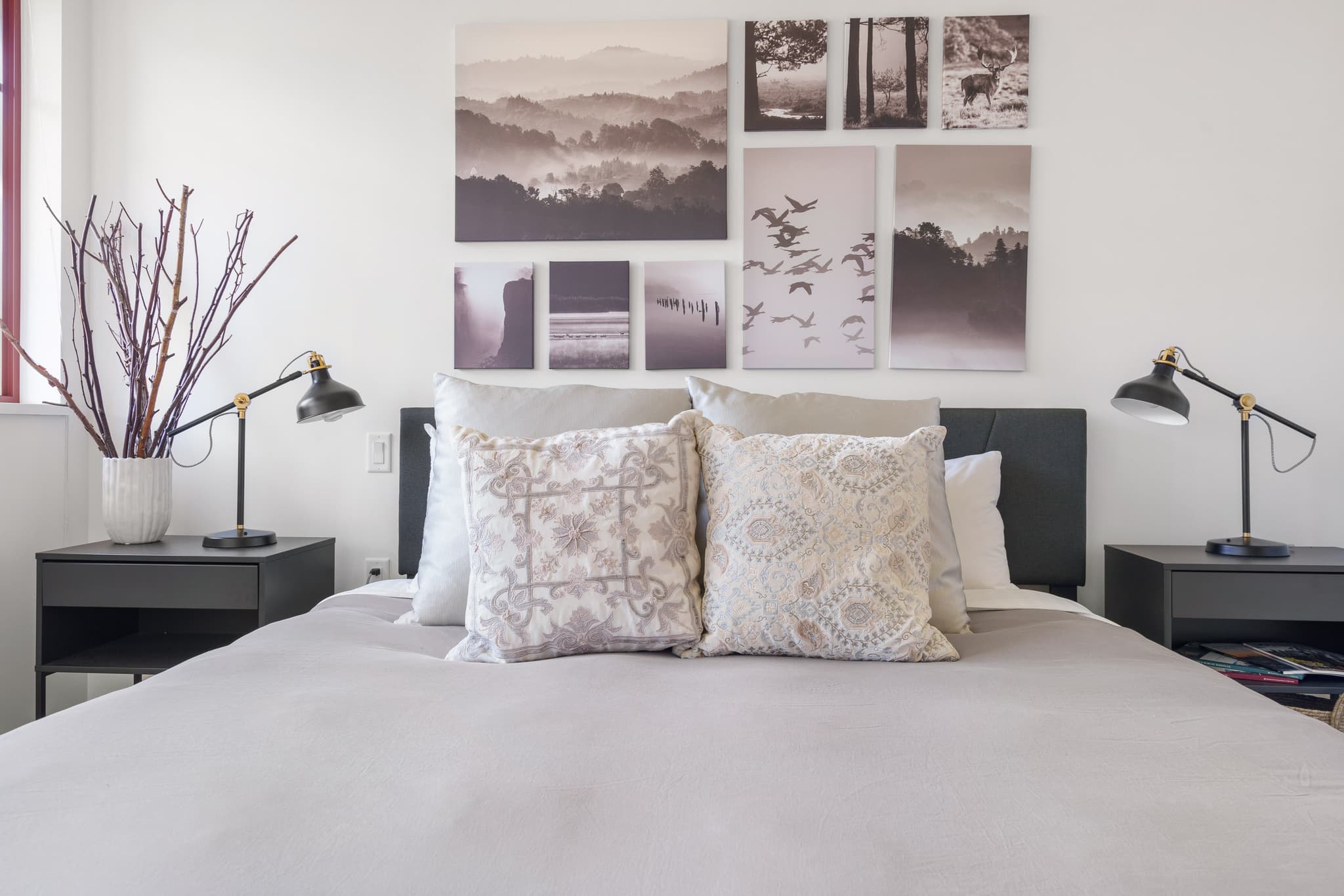 Cozy Lakefront Condo interior 18