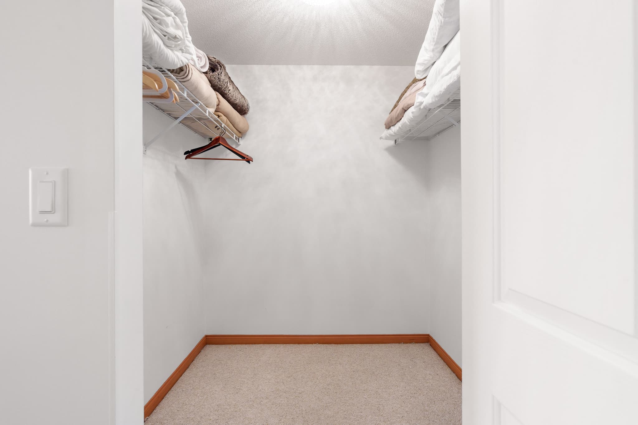 Cozy Lakefront Condo interior 19