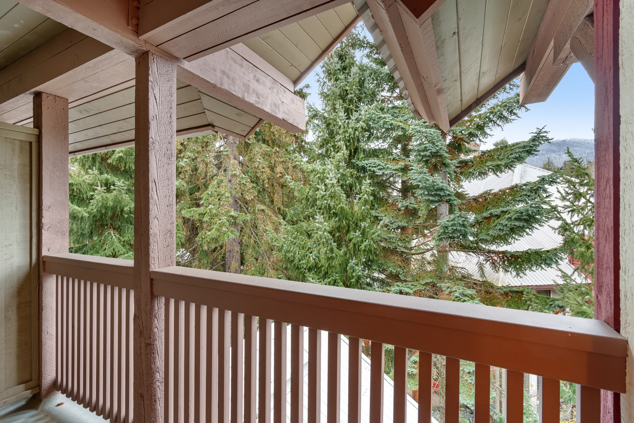 Northlands Walk to village/slopes 18