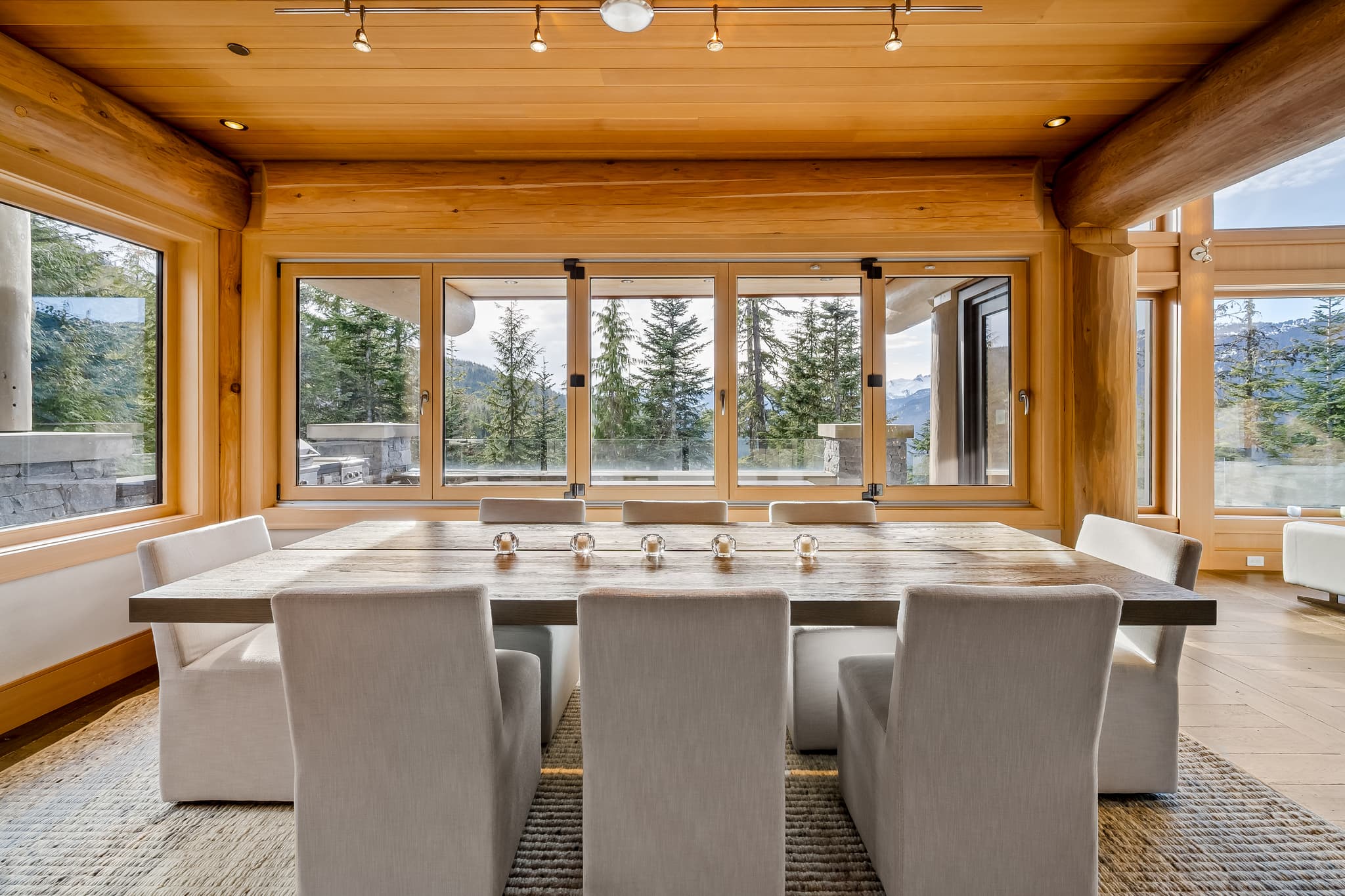 Panoramic Estate interior 11