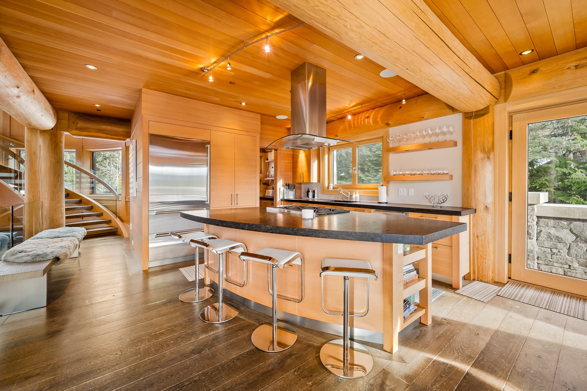 Panoramic Estate interior 12