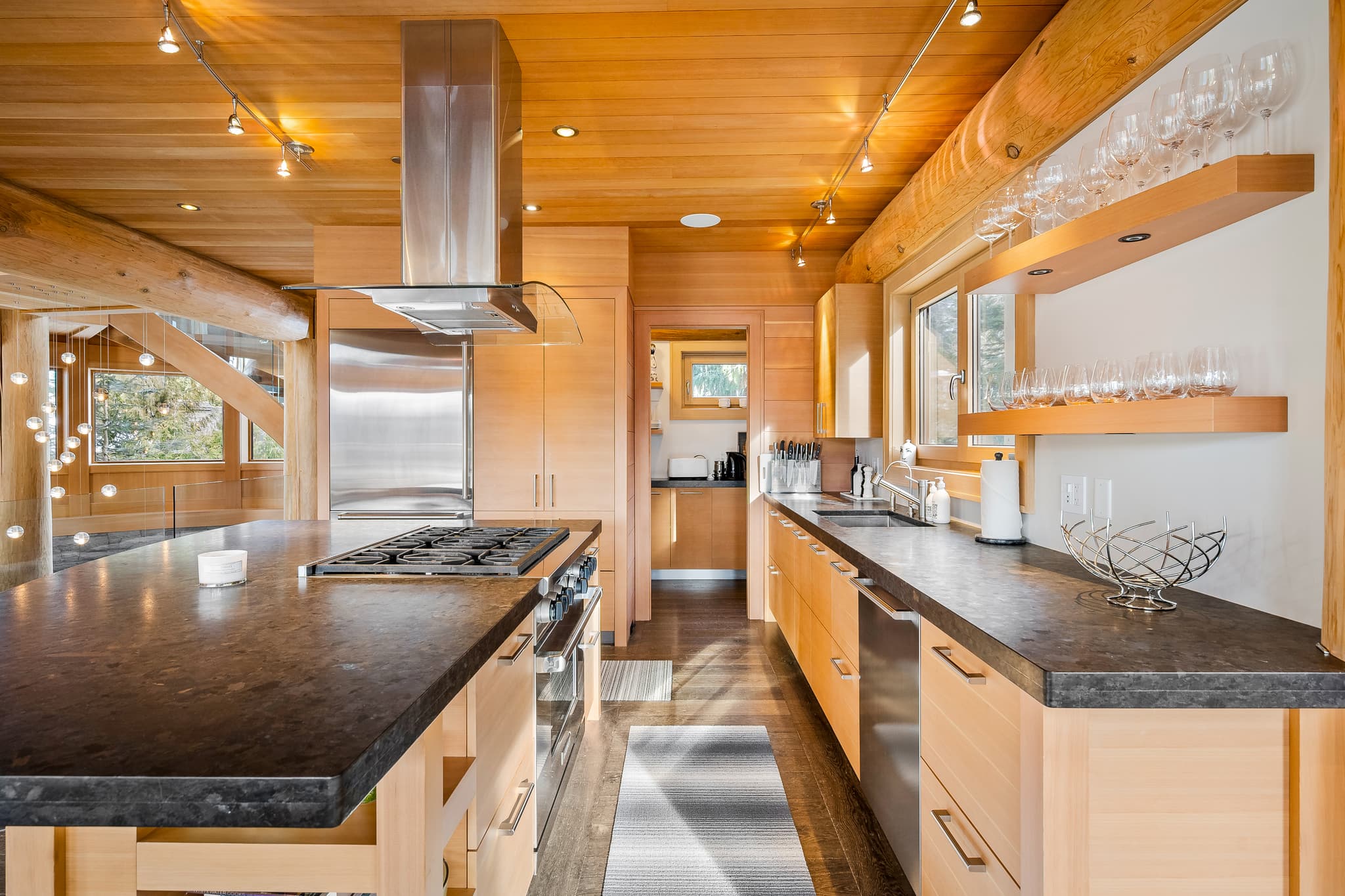 Panoramic Estate interior 13