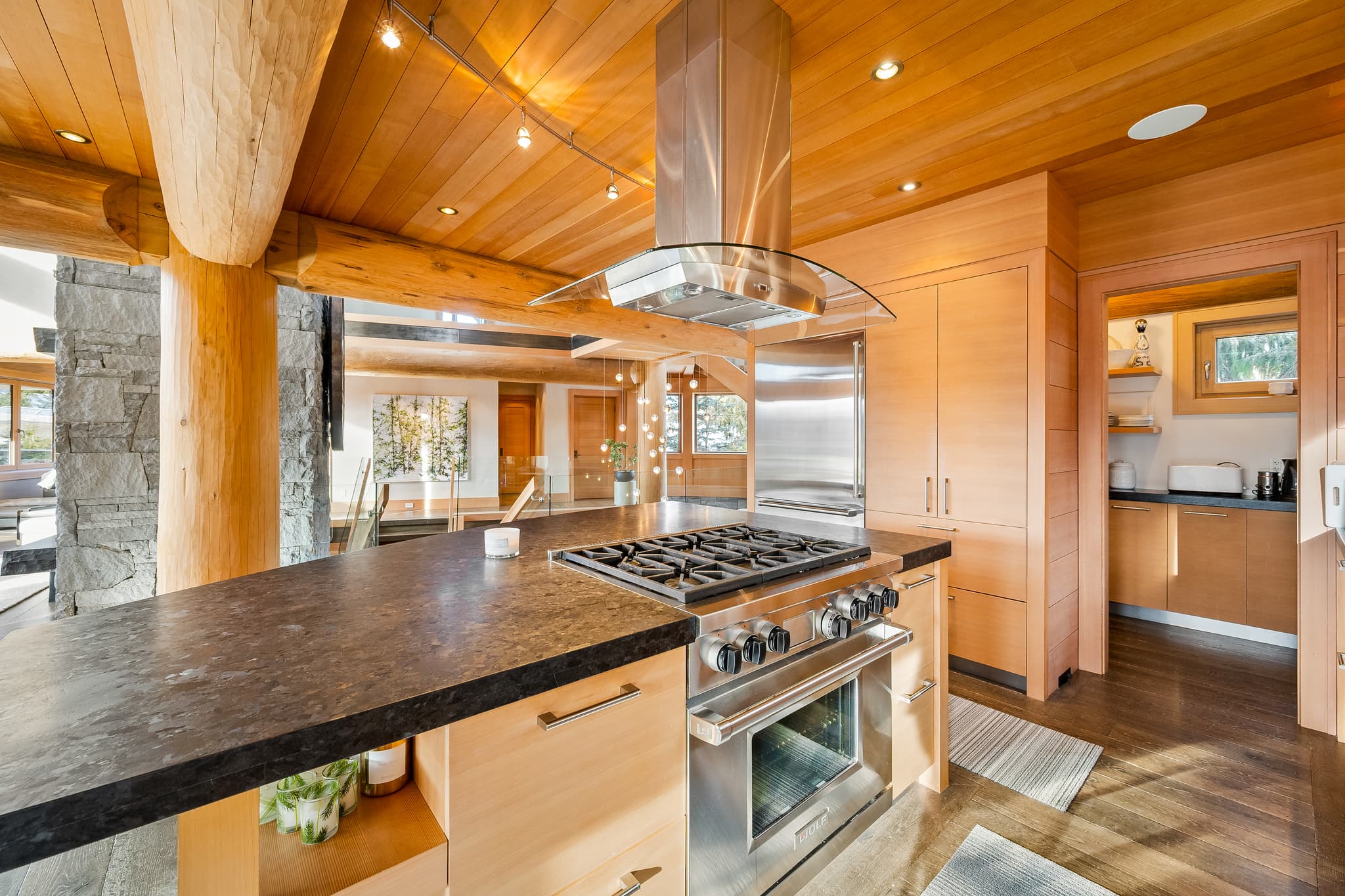 Panoramic Estate interior 14