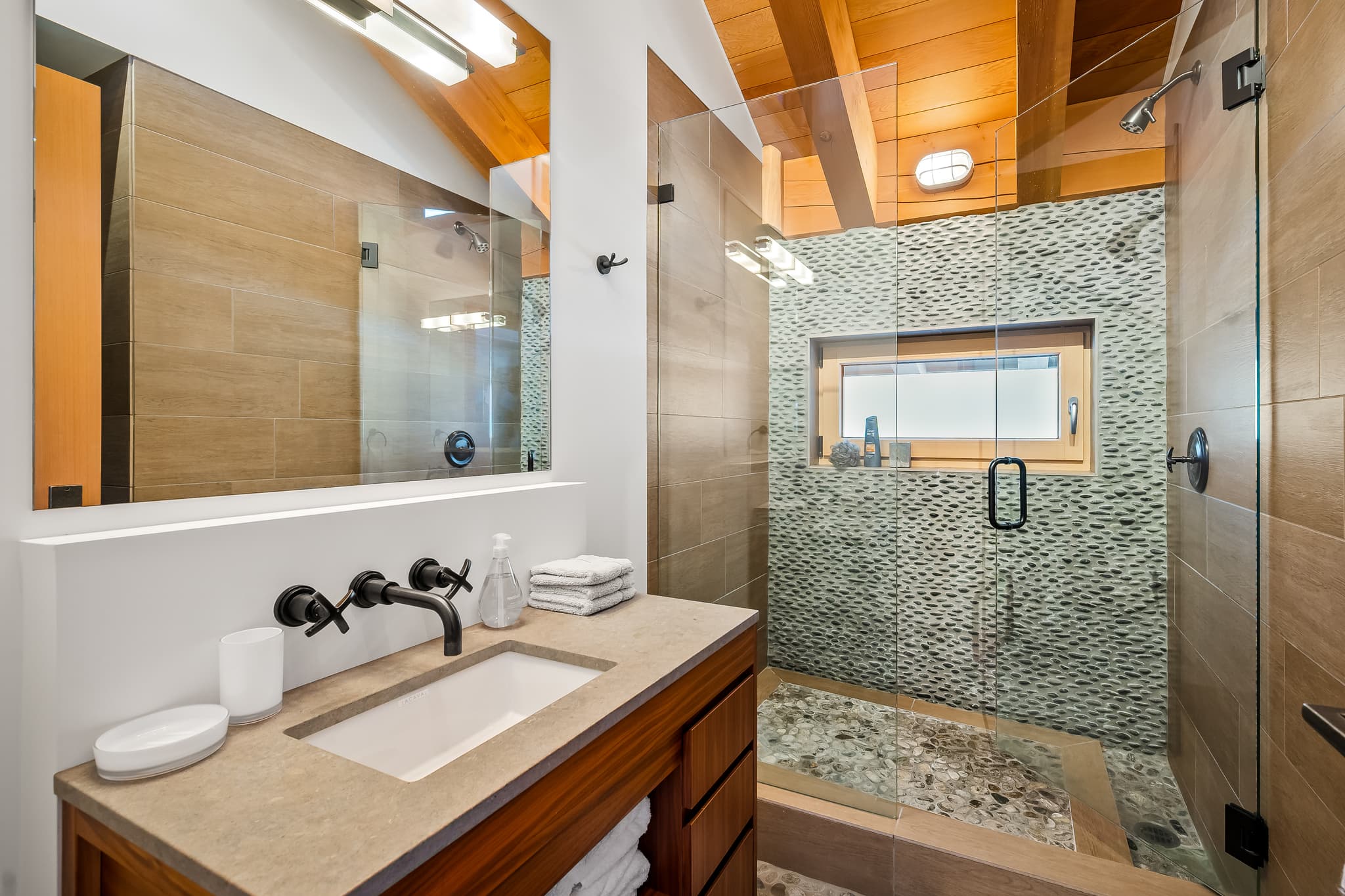 Panoramic Estate interior 24