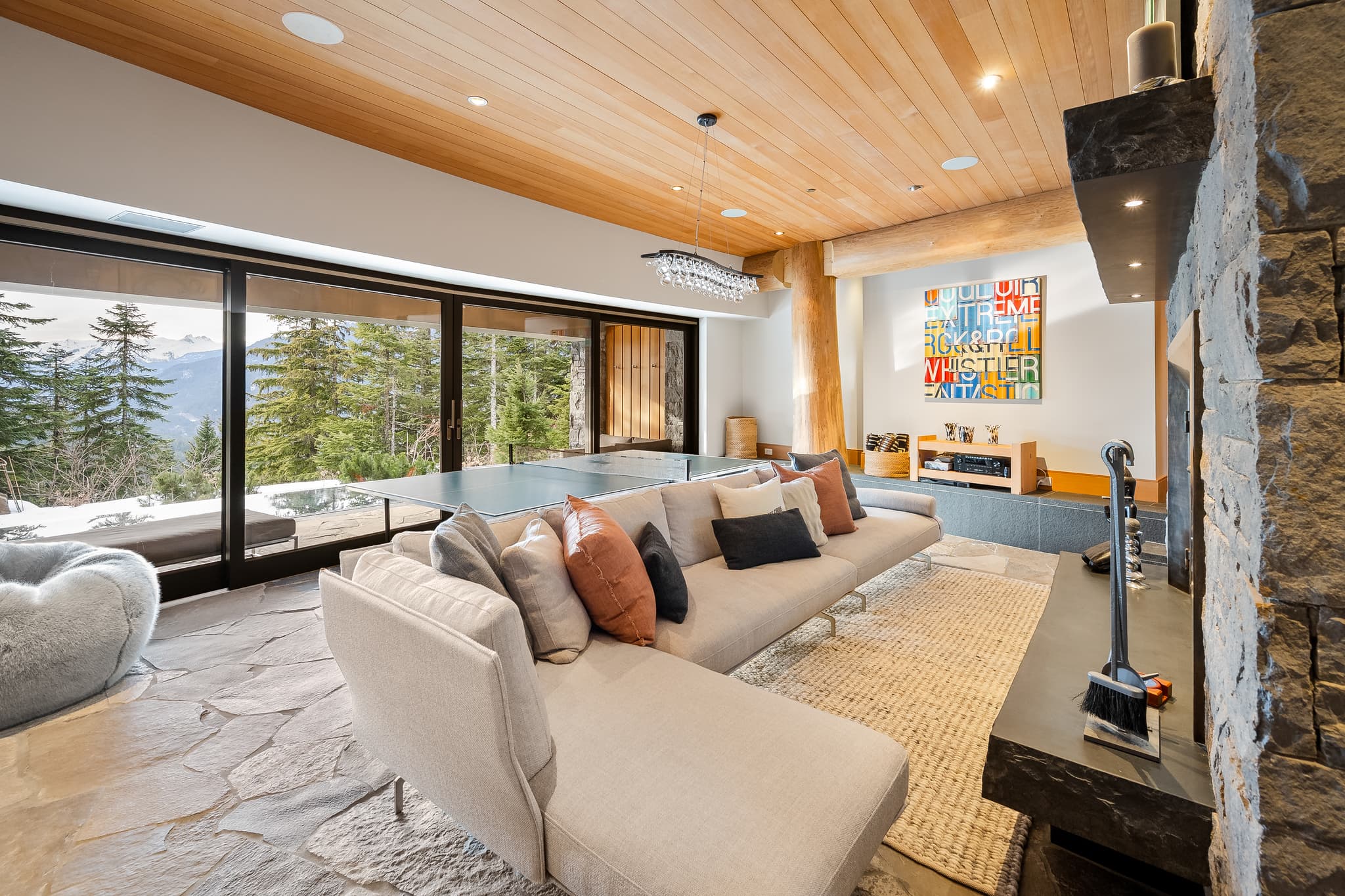 Panoramic Estate interior 25