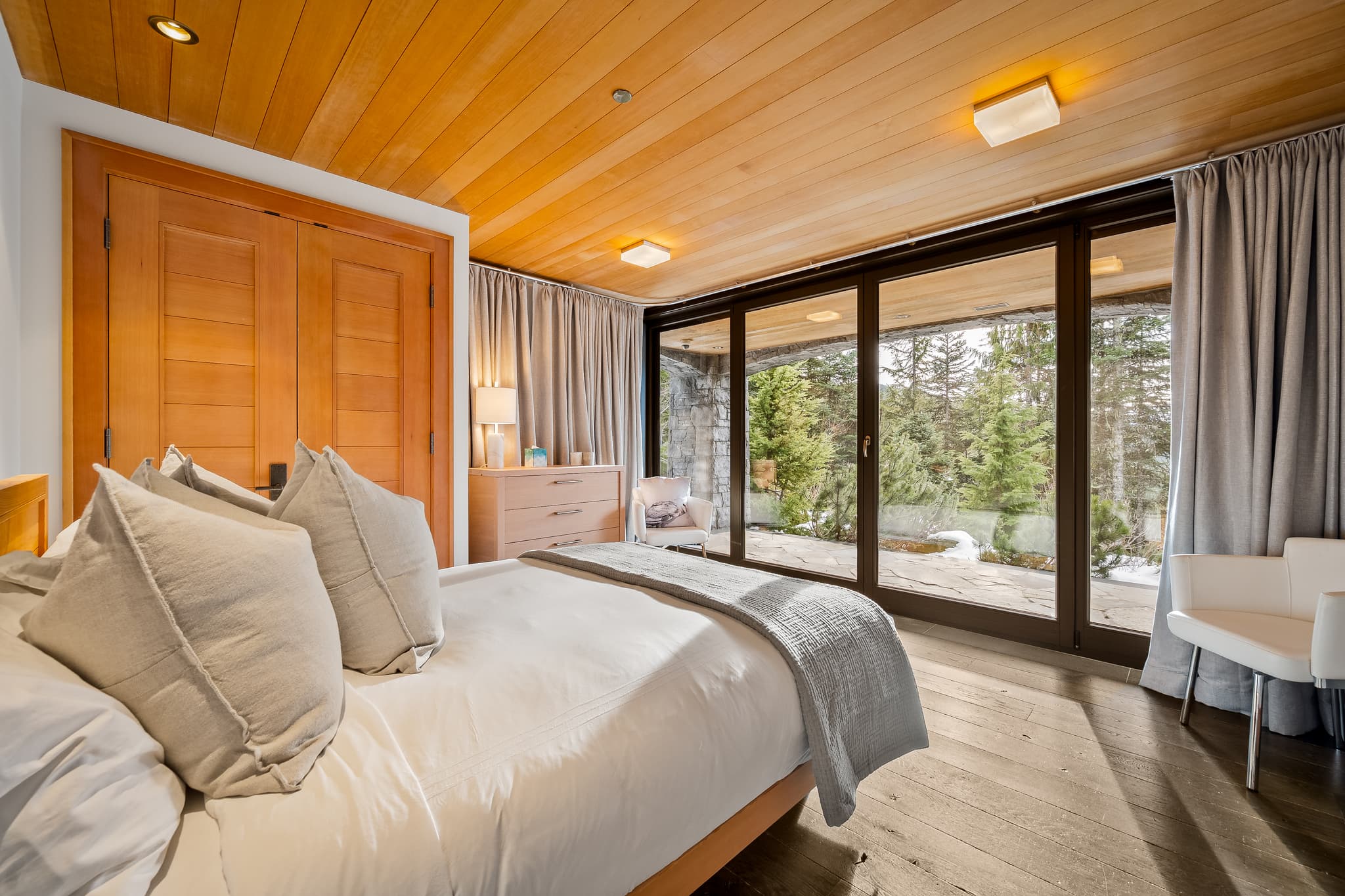 Panoramic Estate interior 26