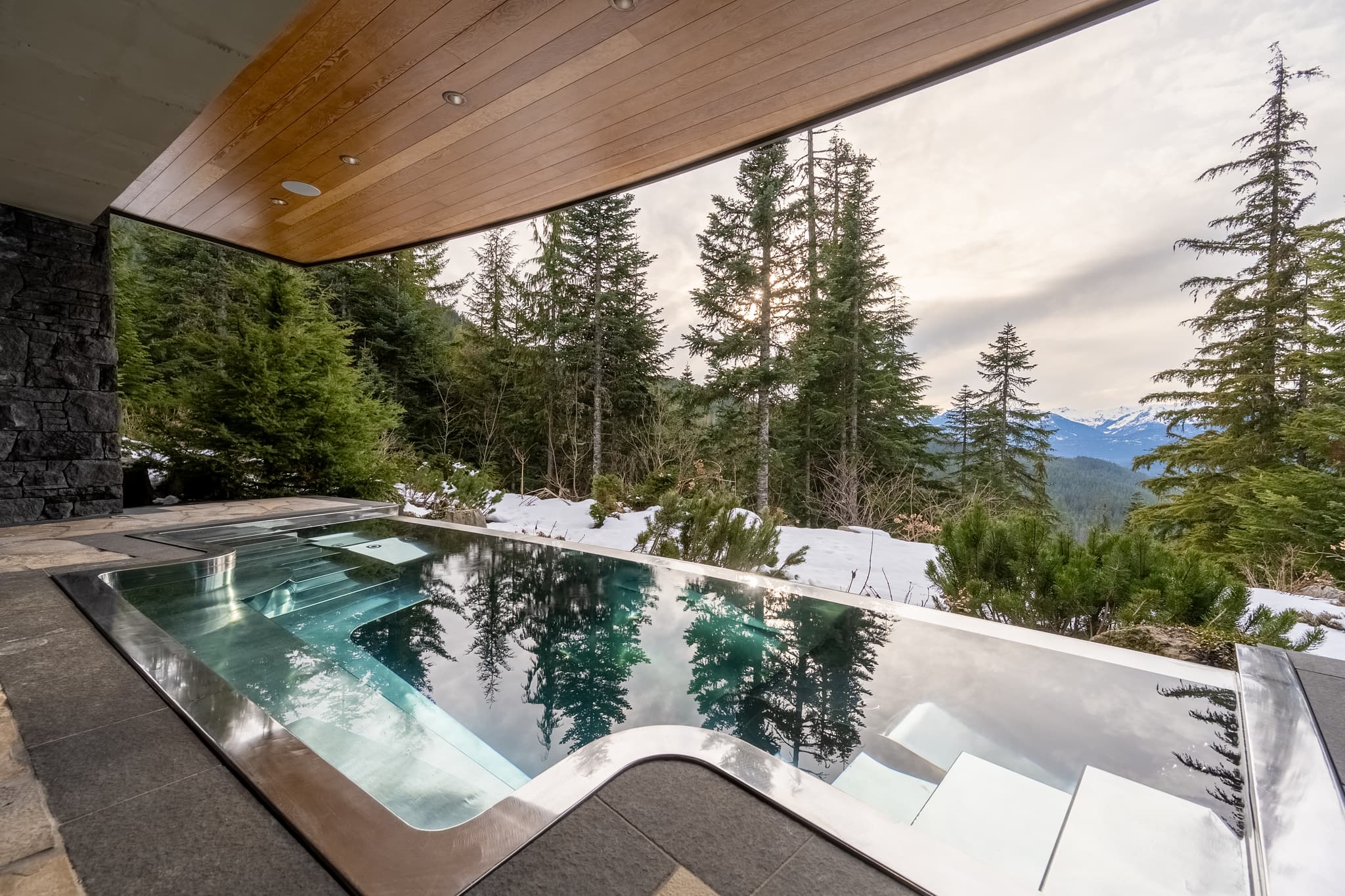 Panoramic Estate interior 27