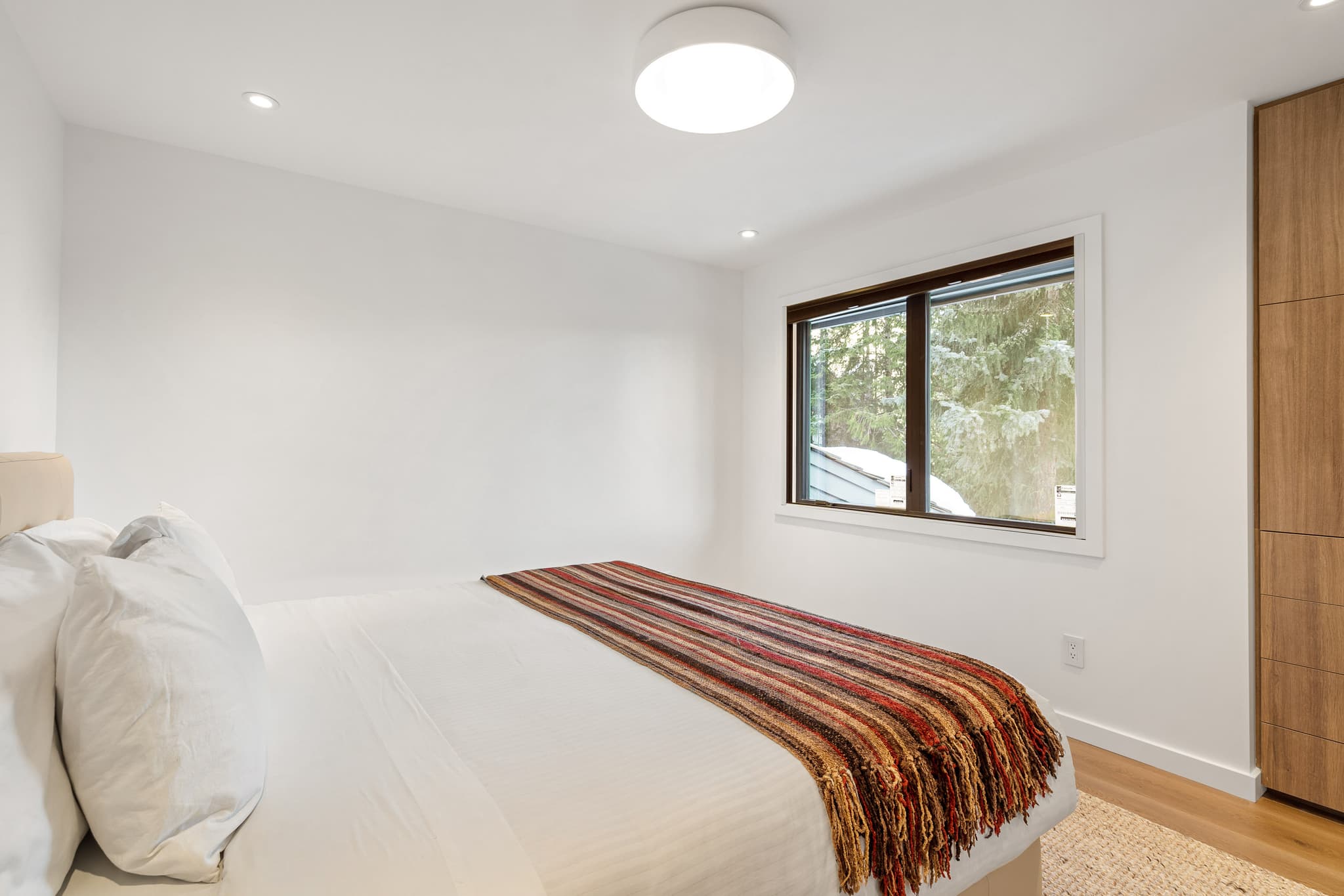 Raven's Nest interior 28
