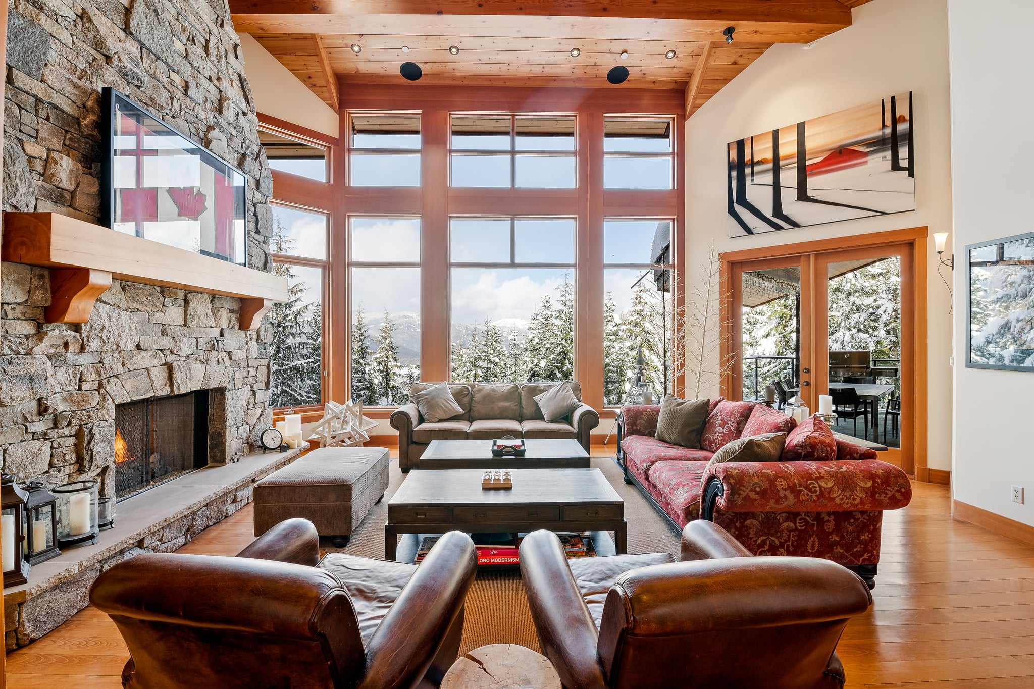 Slope Side Chalet interior 4