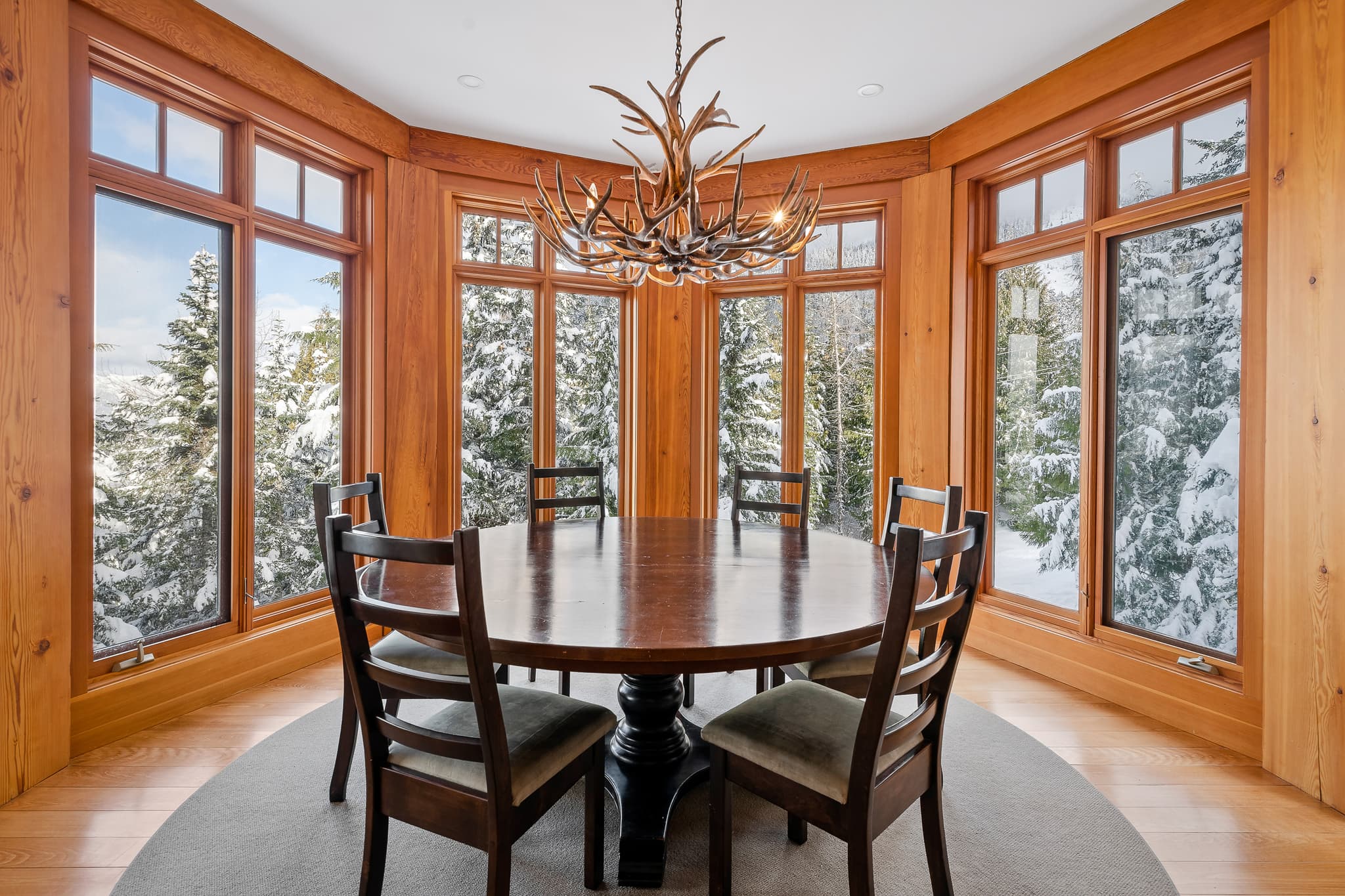 Slope Side Chalet interior 13