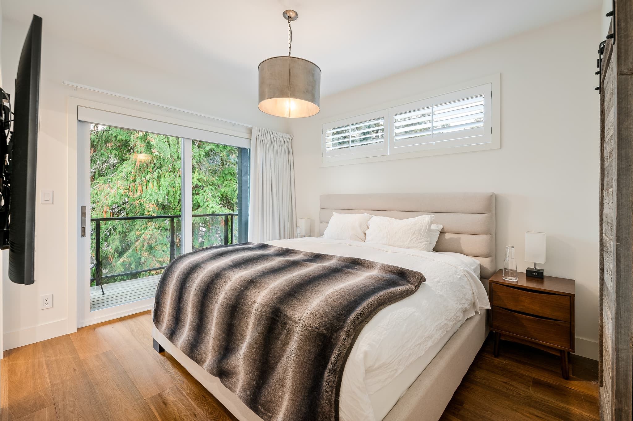 Snow Pine interior 11