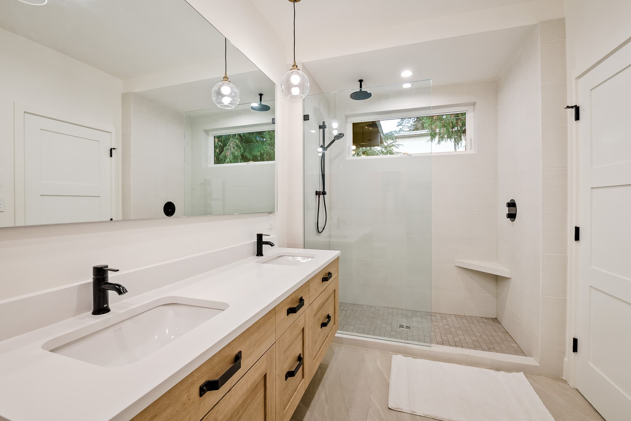 Snow Pine interior 13