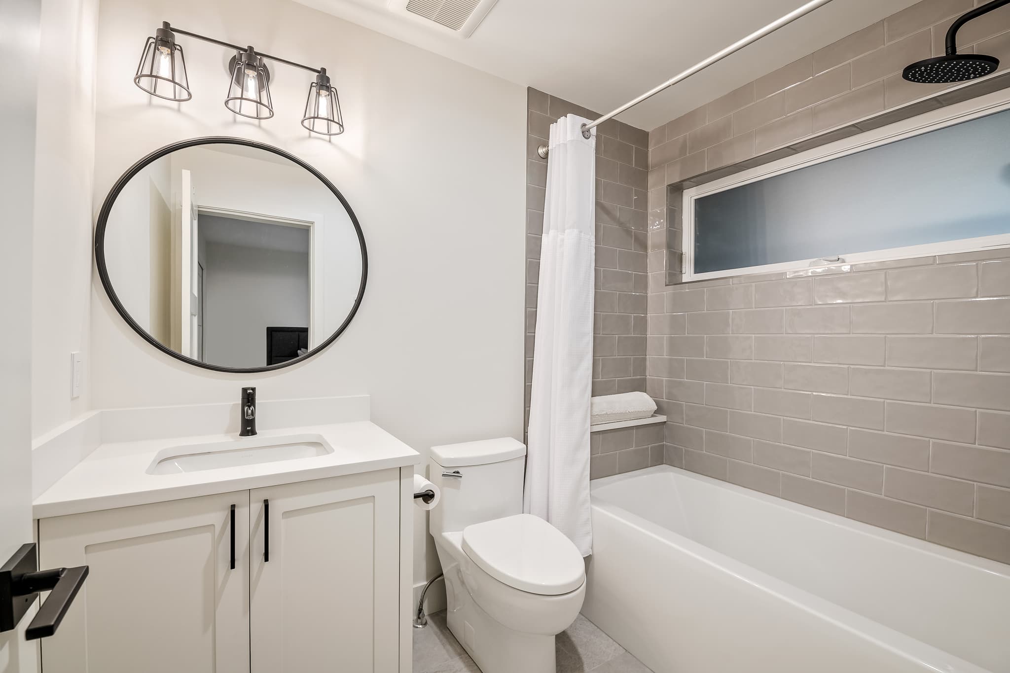 Snow Pine interior 17