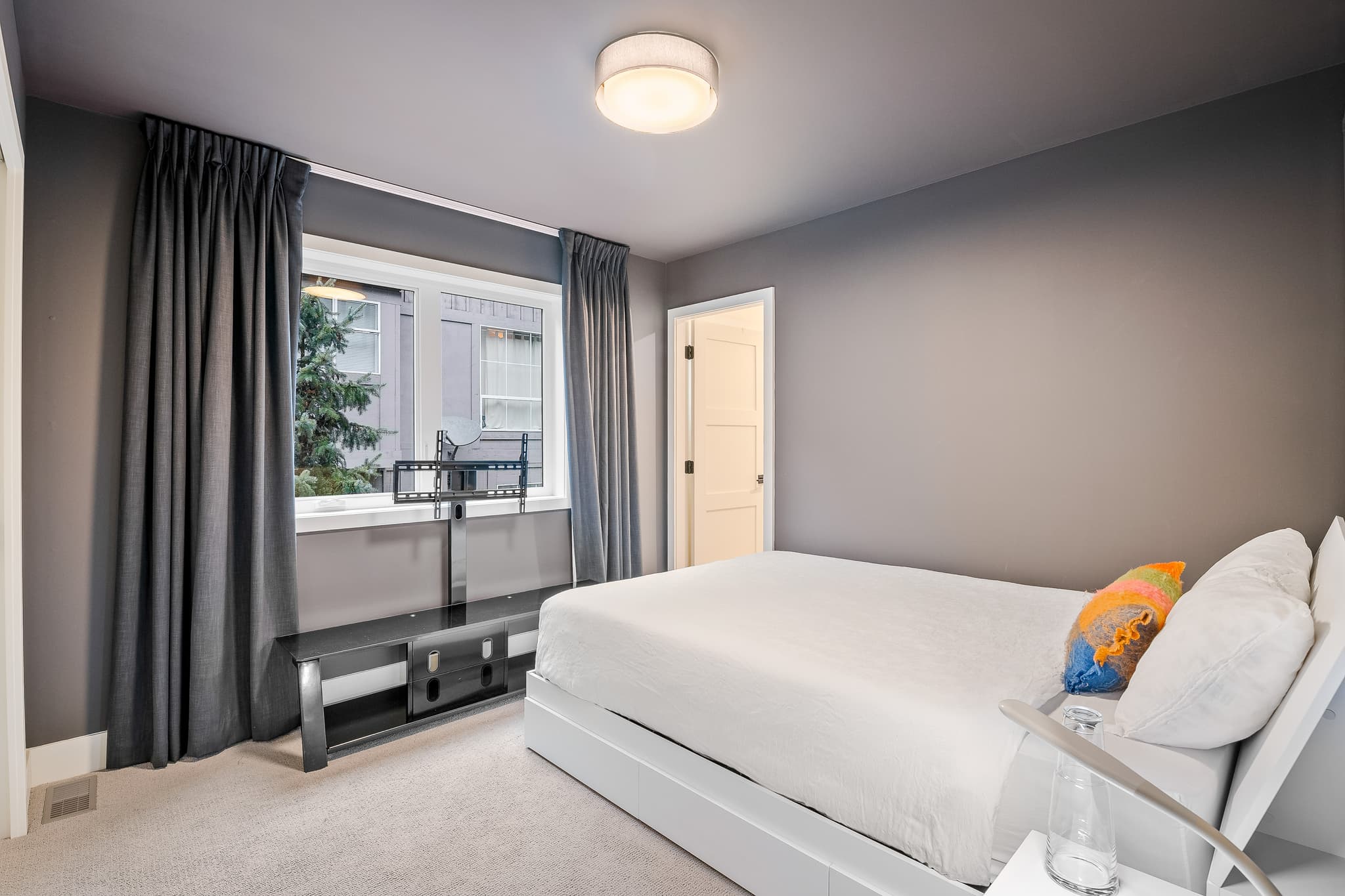 Snow Pine interior 21