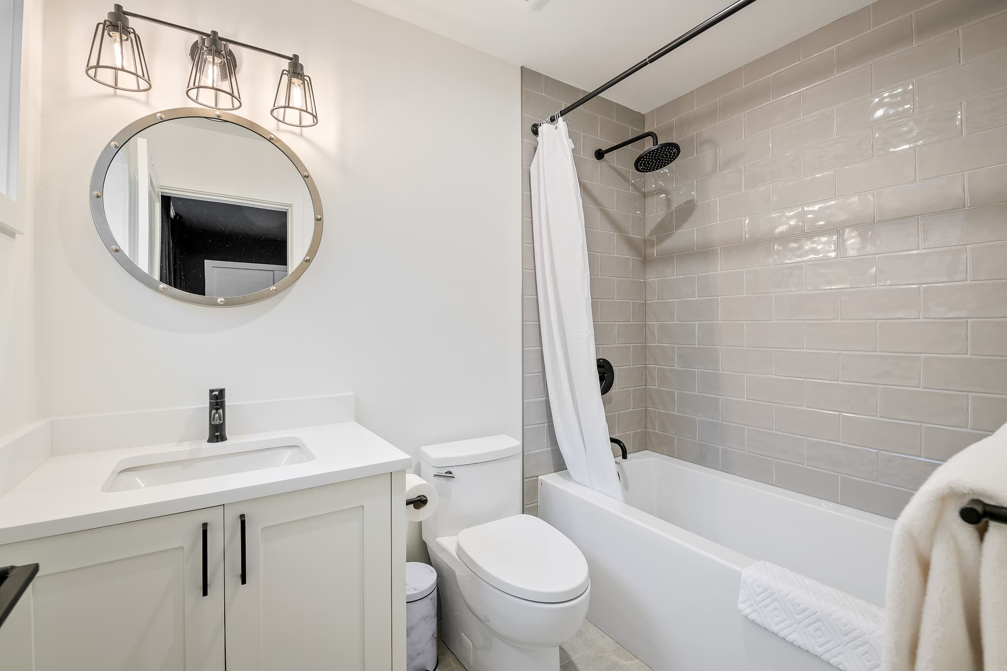 Snow Pine interior 22