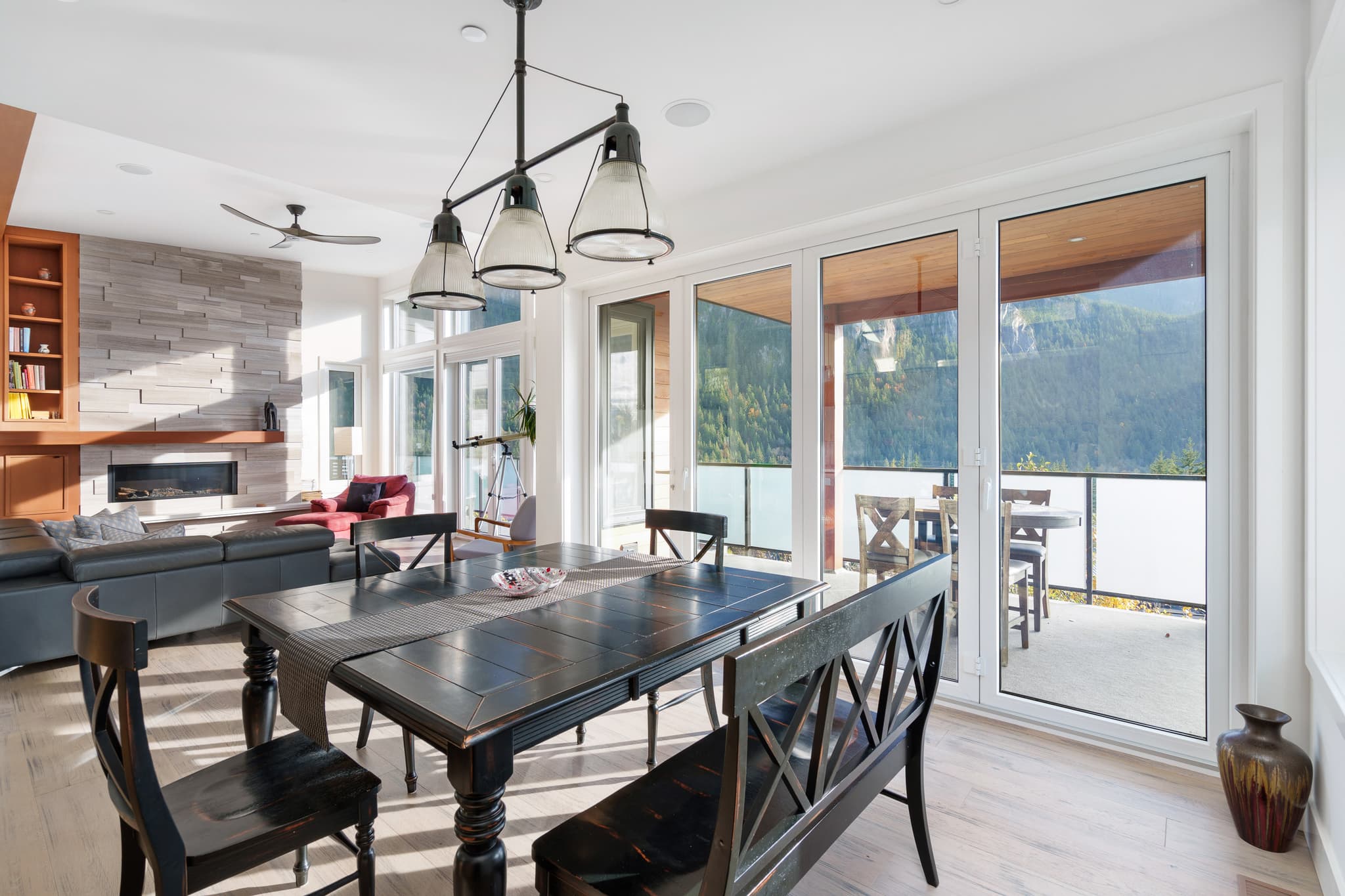 Squamish Retreat interior 19