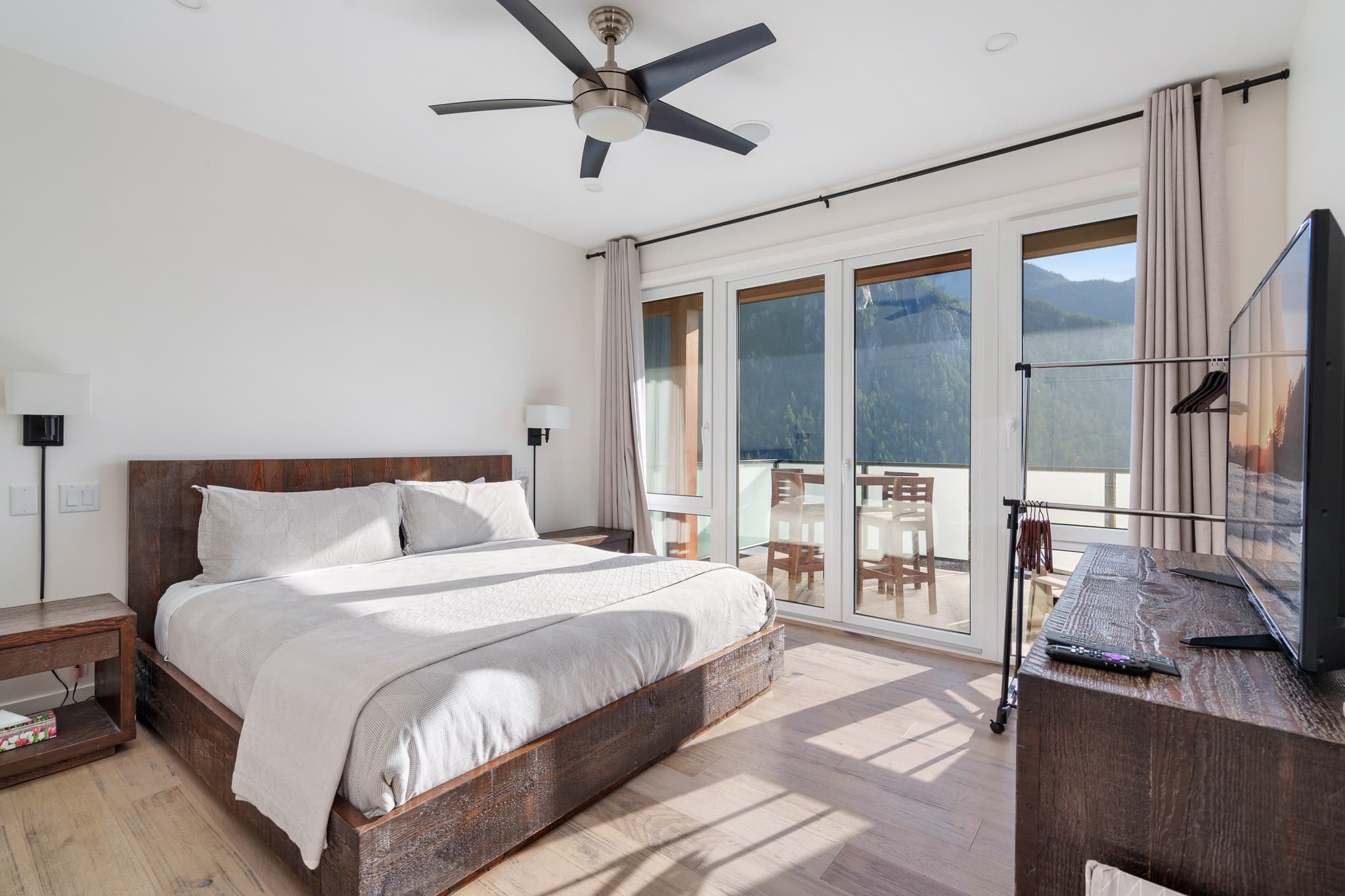 Squamish Retreat interior 30
