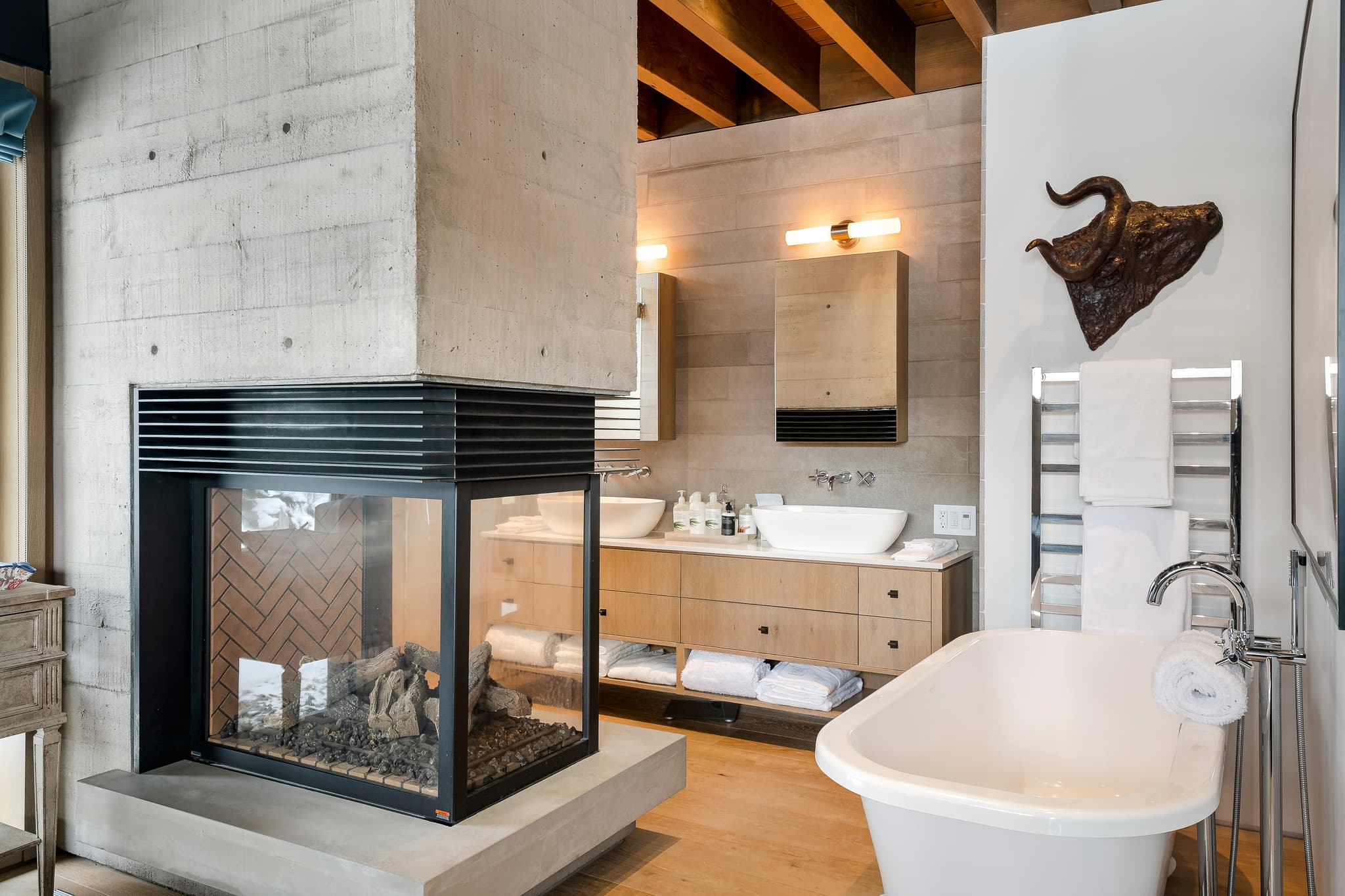 Two Cedars interior 16