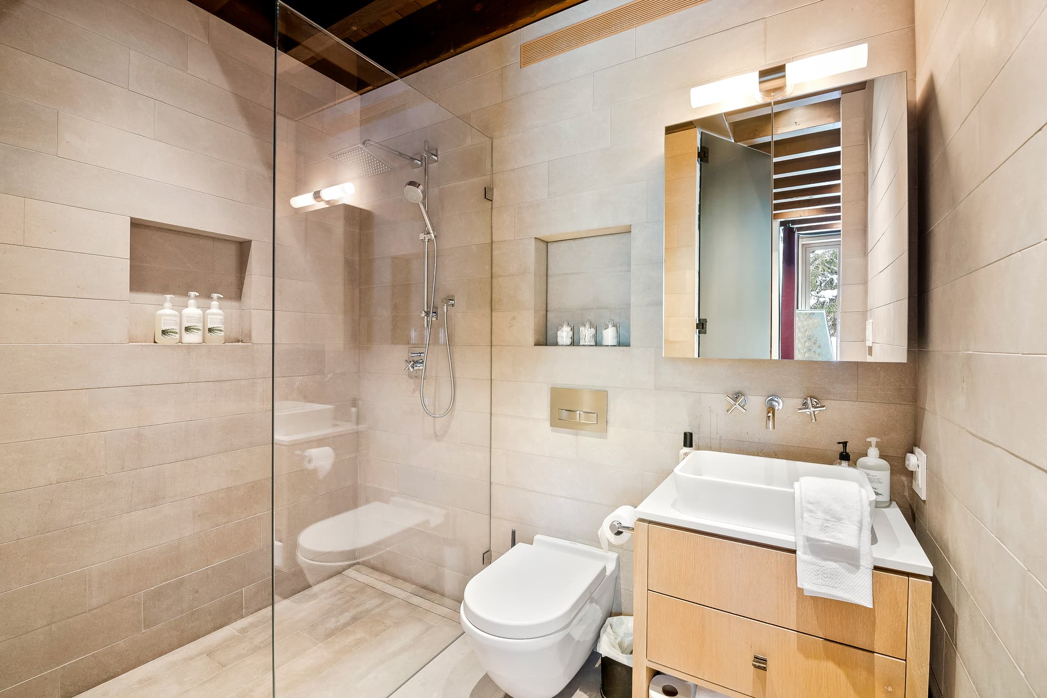 Two Cedars interior 18