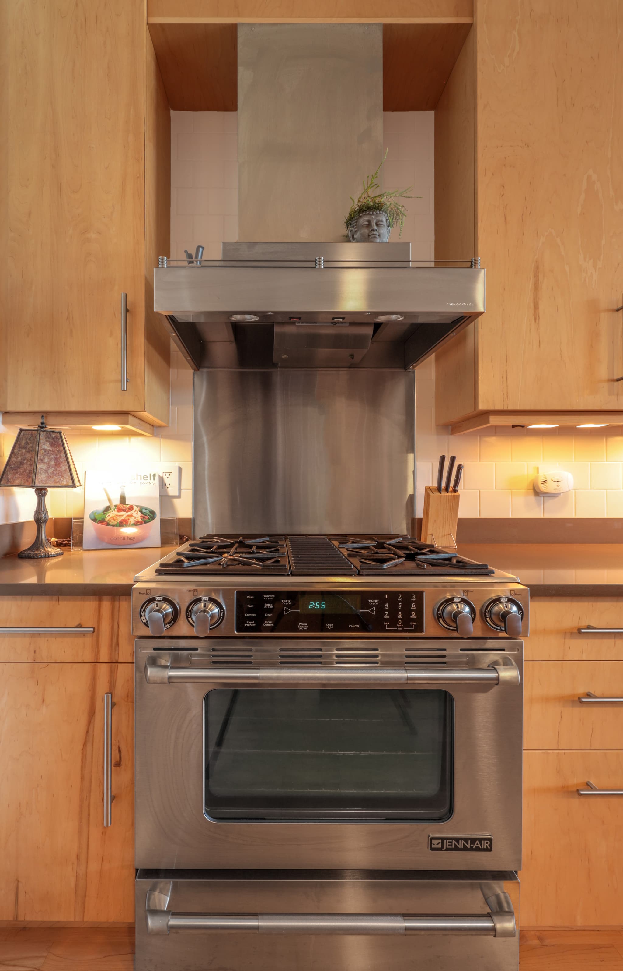 Hood River Luxury Home 21