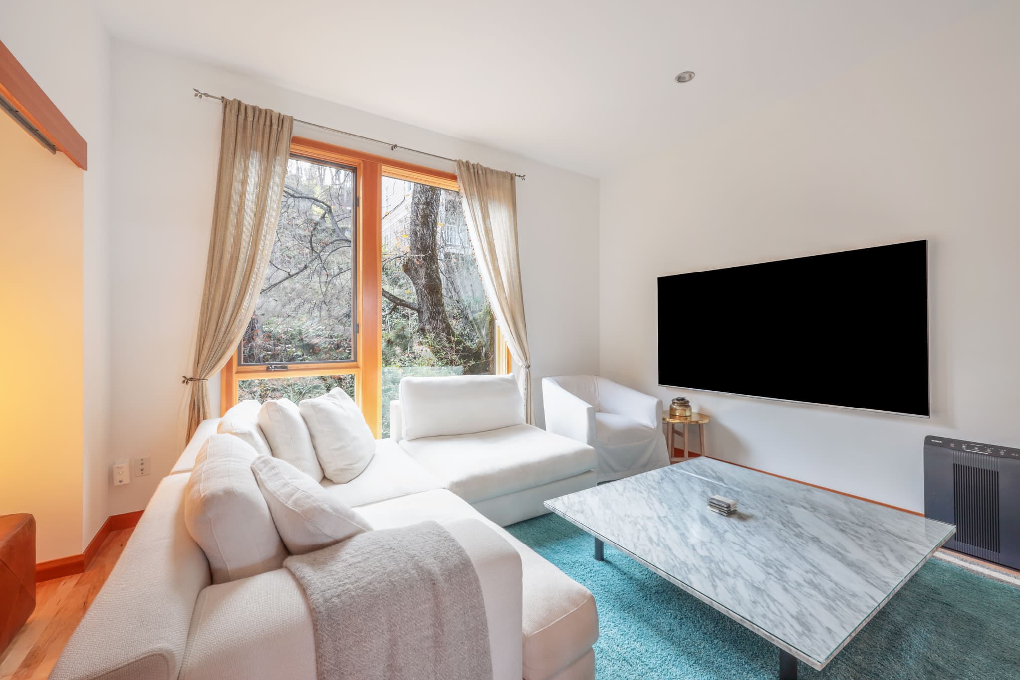 Hood River Luxury Home 23