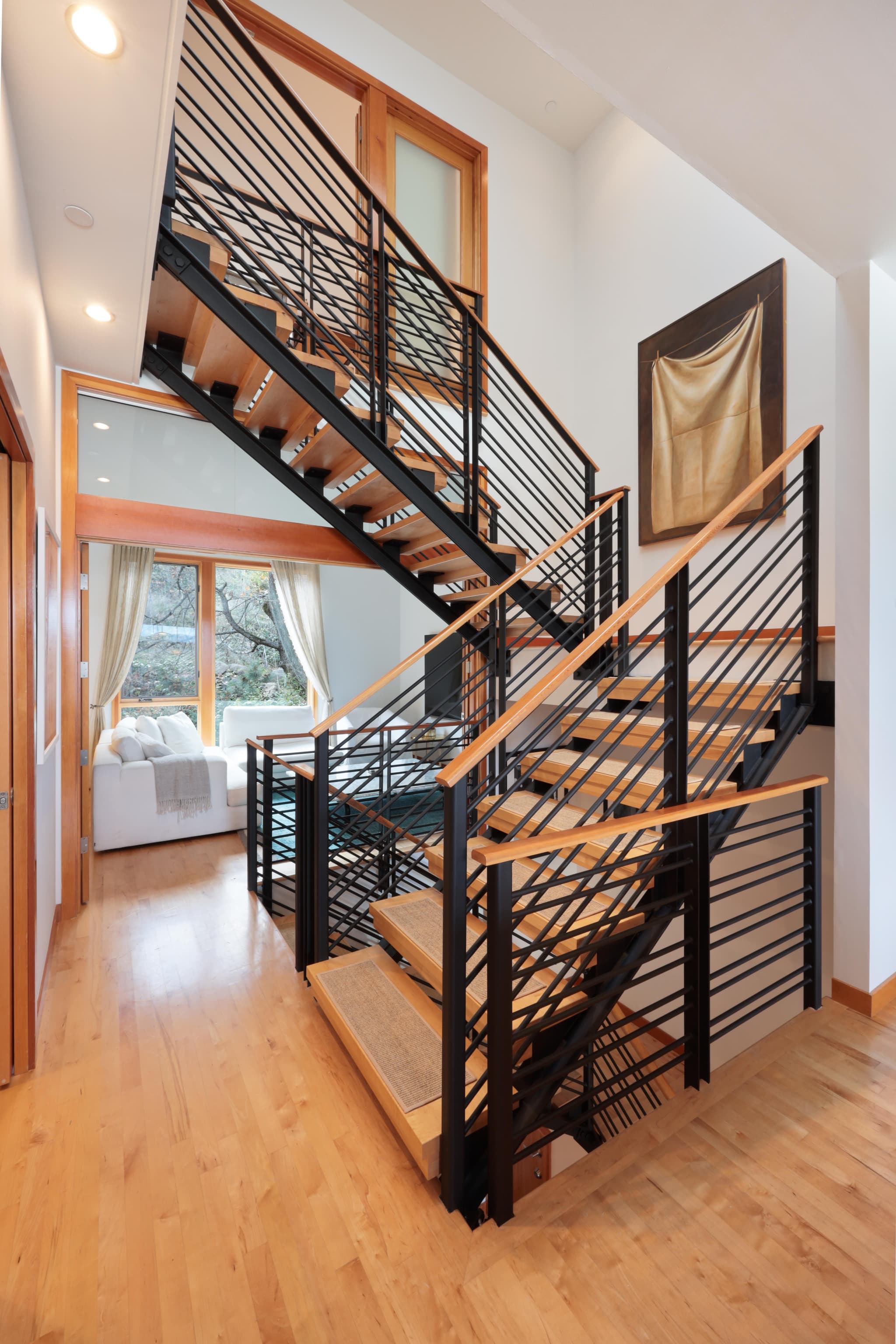 Hood River Luxury Home 25