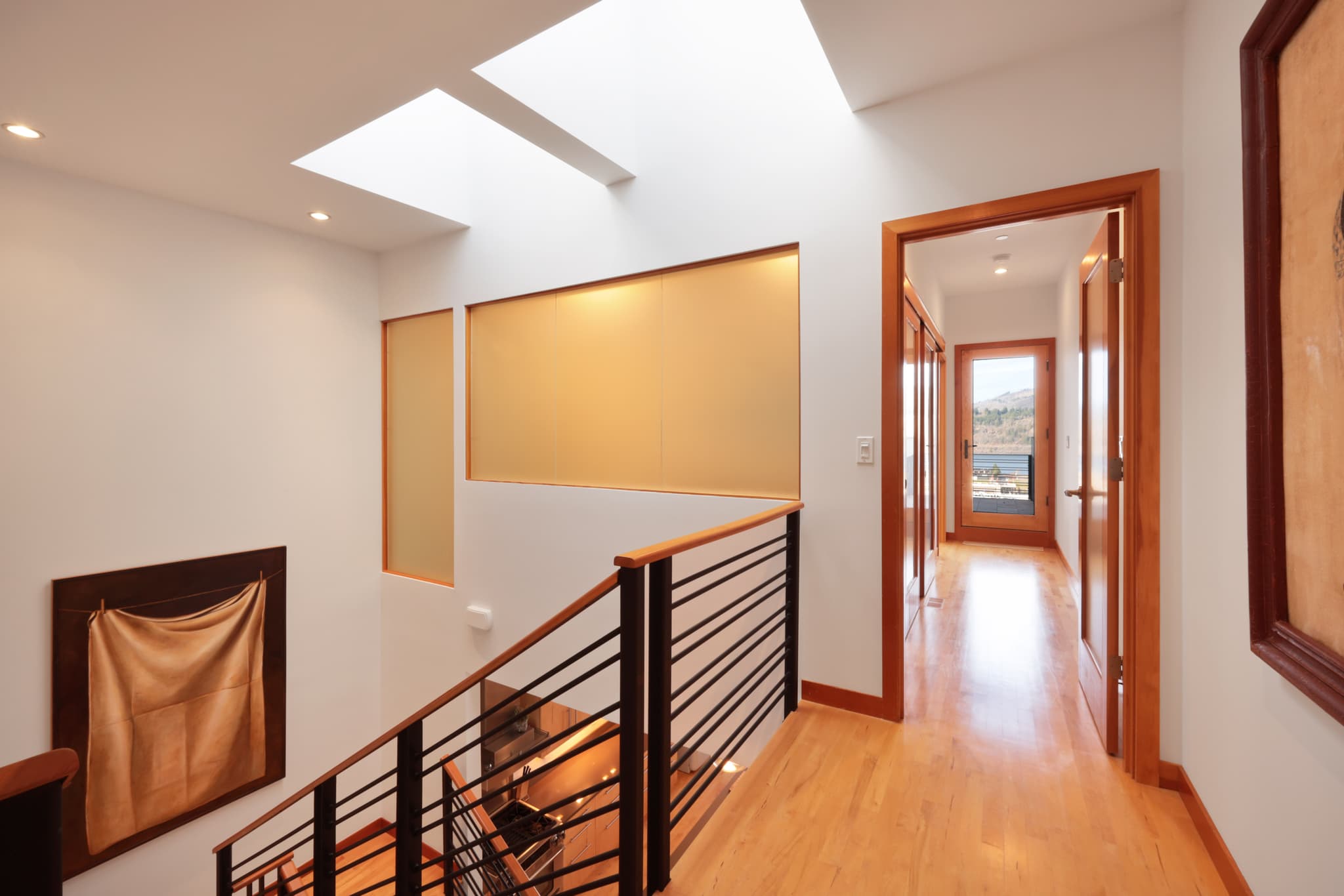 Hood River Luxury Home 28