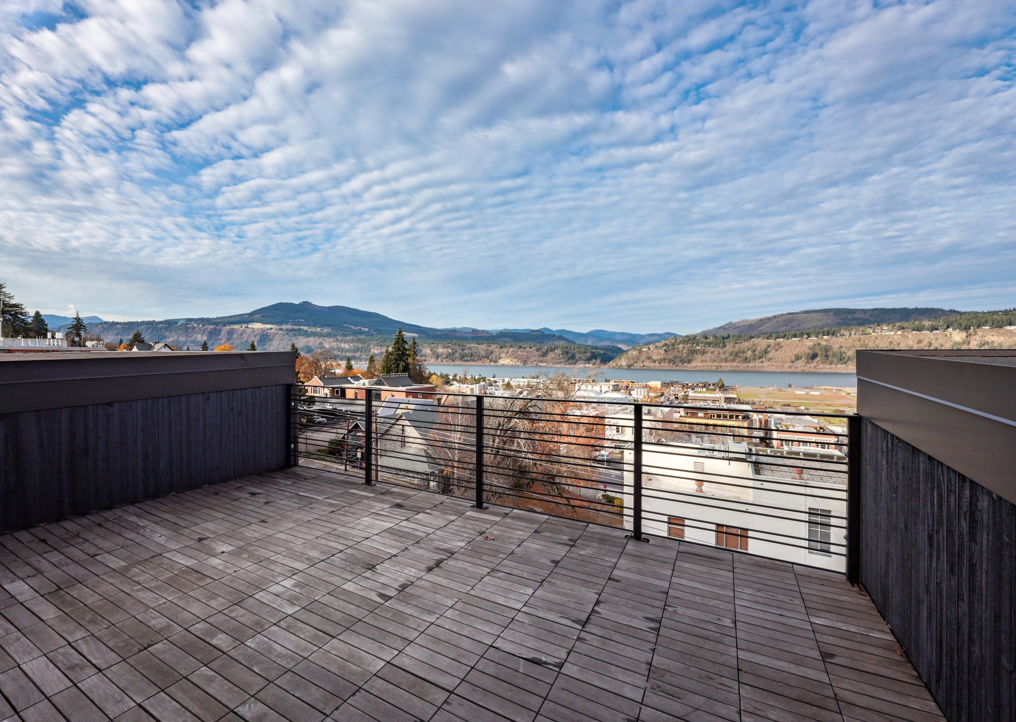 Hood River Luxury Home 1