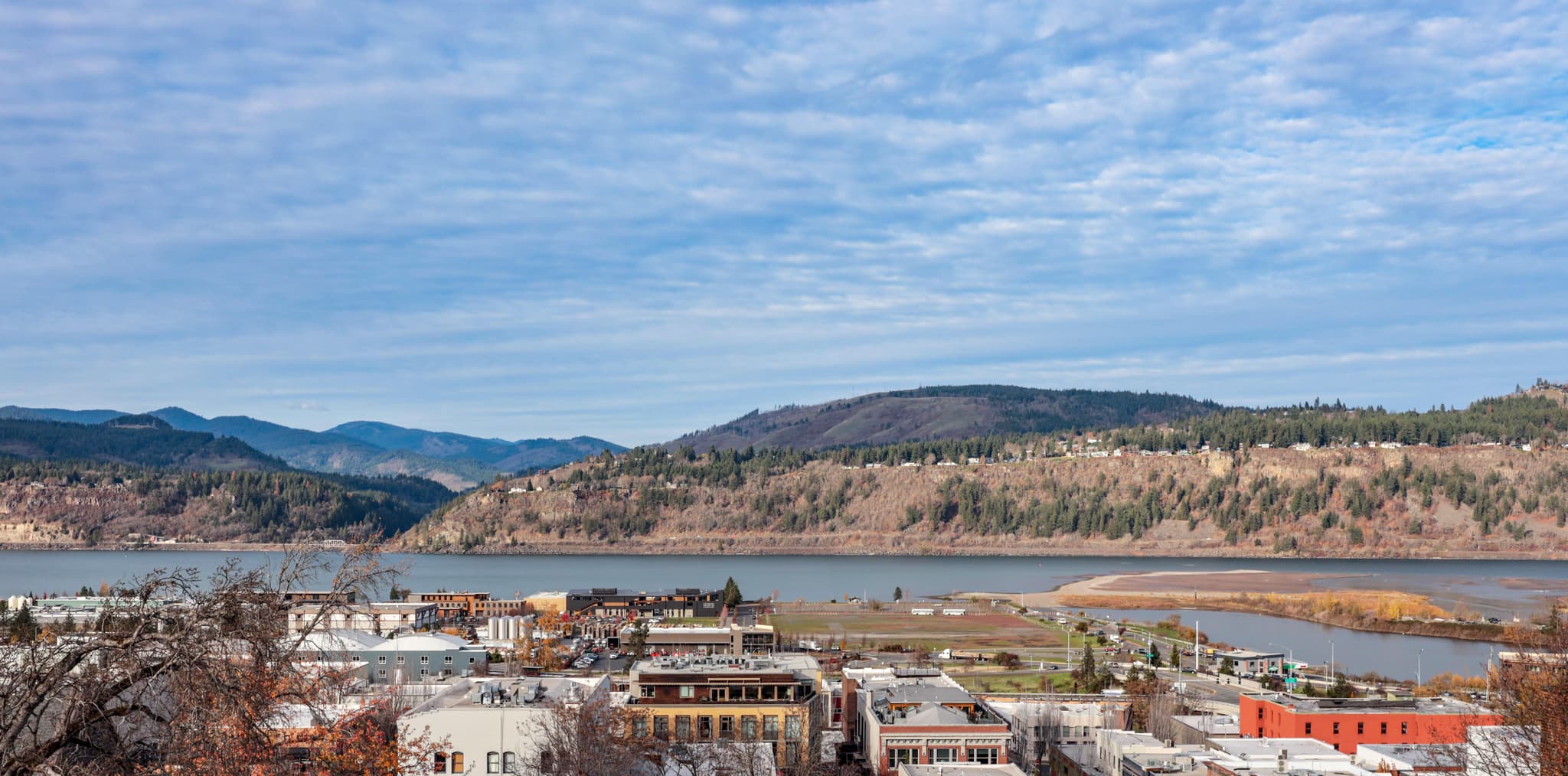 Hood River Luxury Home 9